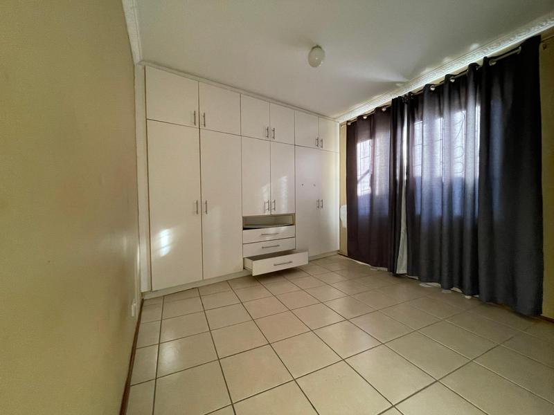 To Let 2 Bedroom Property for Rent in Montclair KwaZulu-Natal