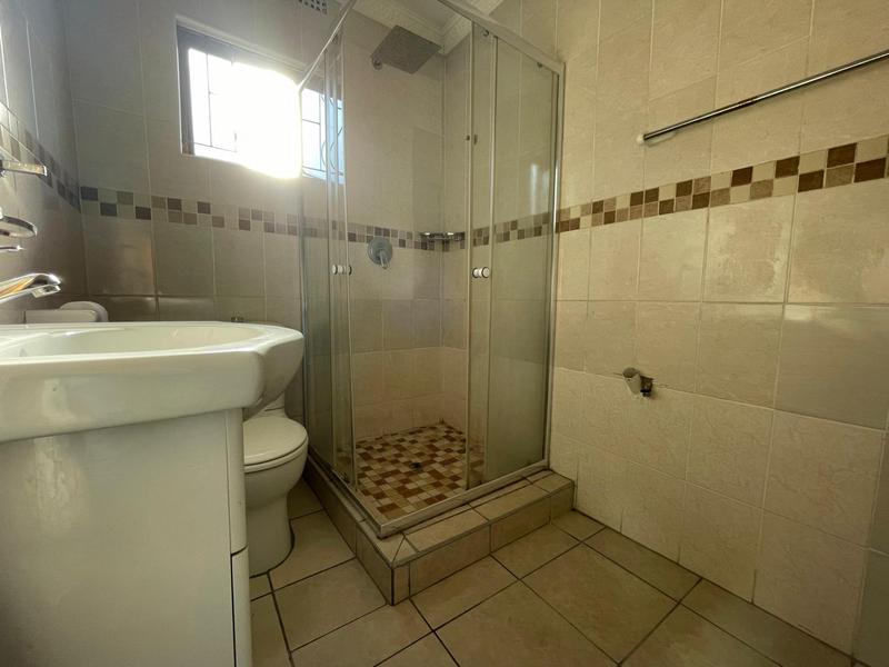 To Let 2 Bedroom Property for Rent in Montclair KwaZulu-Natal