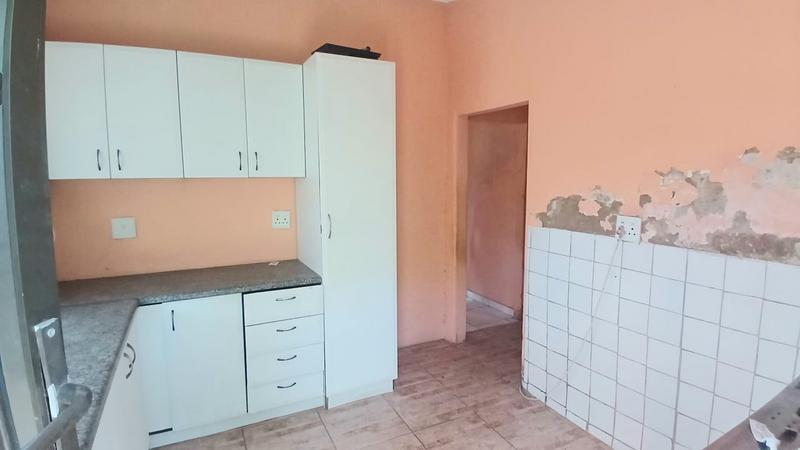2 Bedroom Property for Sale in Umlazi KwaZulu-Natal