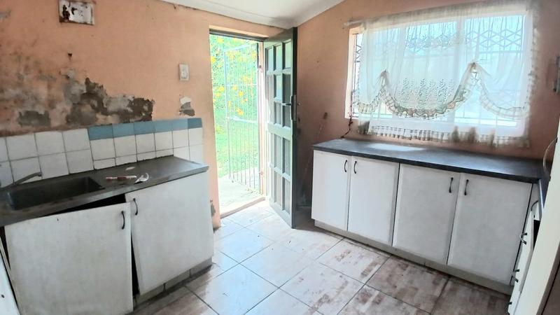 2 Bedroom Property for Sale in Umlazi KwaZulu-Natal