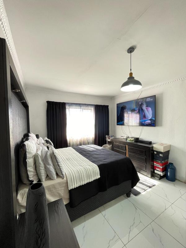 3 Bedroom Property for Sale in Kwamashu KwaZulu-Natal