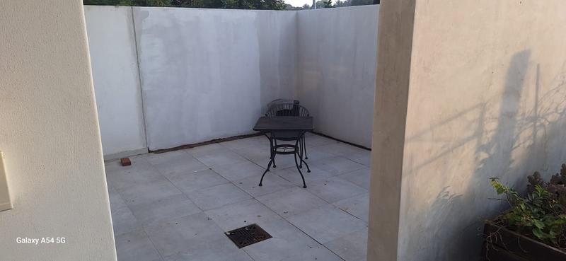 To Let 1 Bedroom Property for Rent in Durban North KwaZulu-Natal