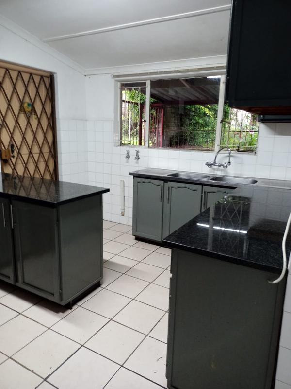 To Let 4 Bedroom Property for Rent in Pinelands KwaZulu-Natal