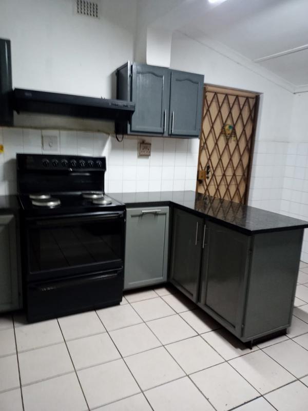 To Let 4 Bedroom Property for Rent in Pinelands KwaZulu-Natal