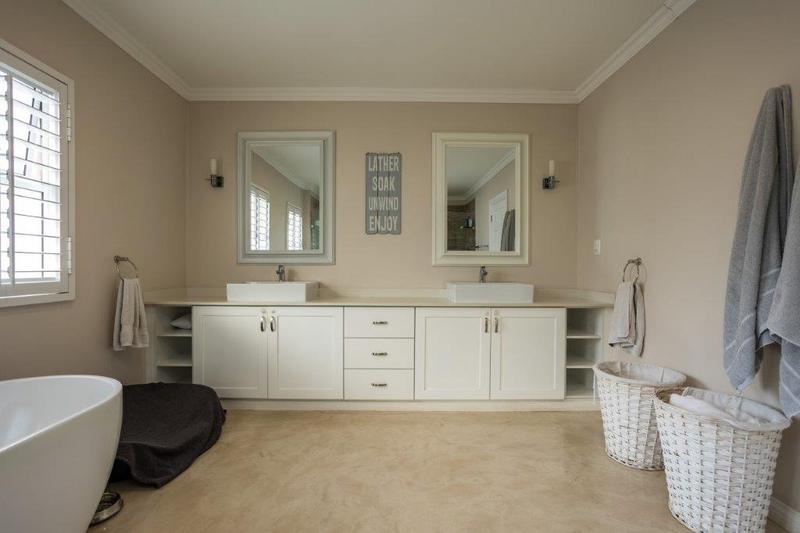 5 Bedroom Property for Sale in Umhlanga Rocks KwaZulu-Natal