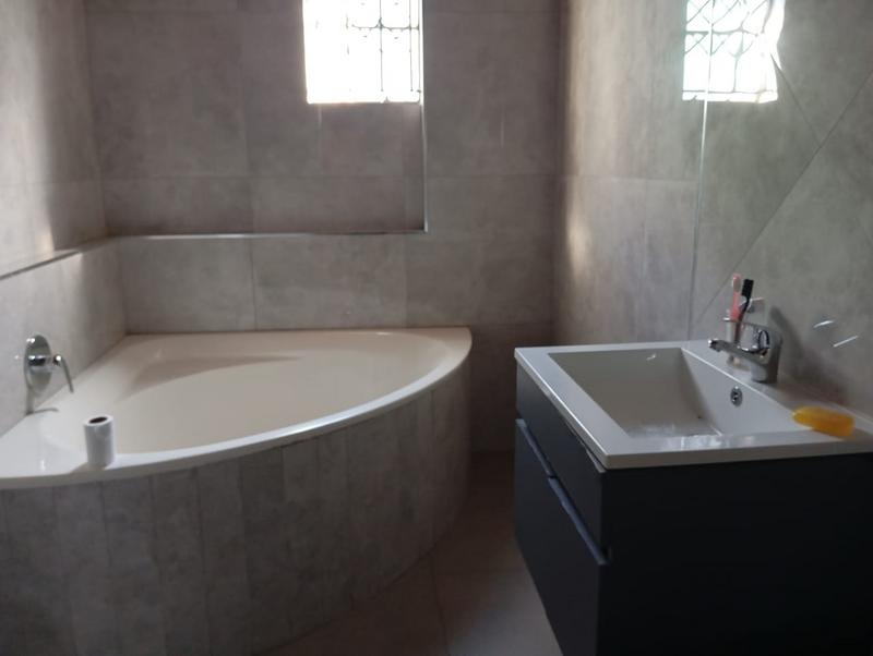 To Let 3 Bedroom Property for Rent in Umlazi KwaZulu-Natal