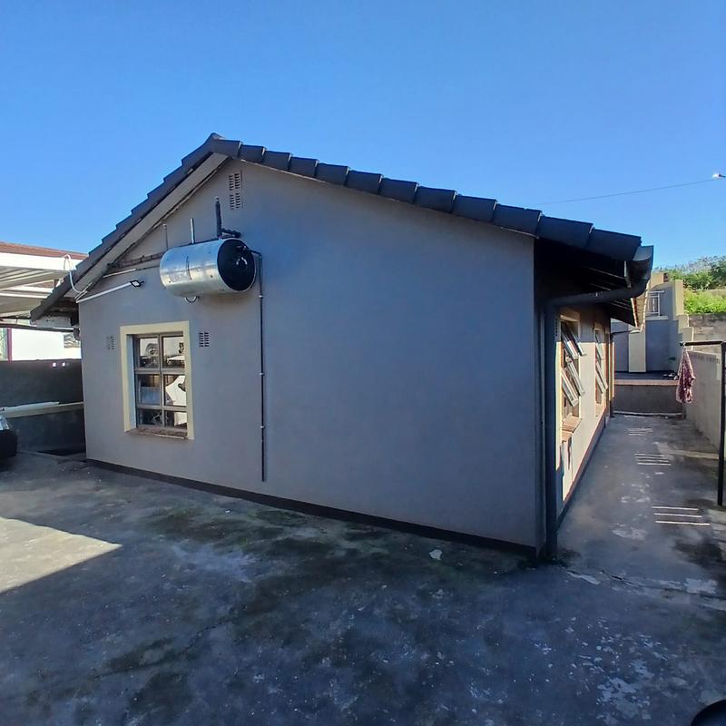 2 Bedroom Property for Sale in Umlazi KwaZulu-Natal