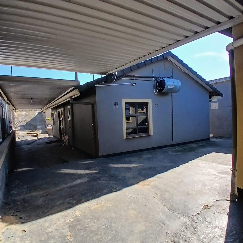 2 Bedroom Property for Sale in Umlazi KwaZulu-Natal