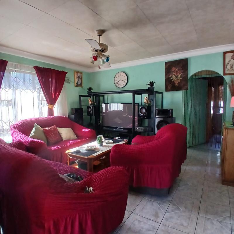2 Bedroom Property for Sale in Umlazi KwaZulu-Natal