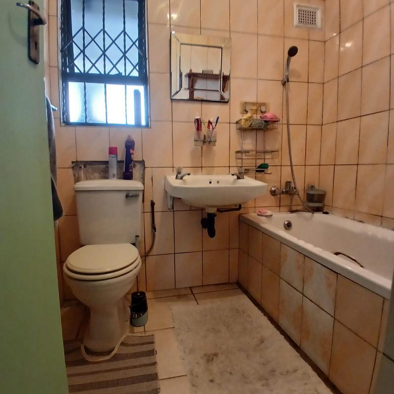 2 Bedroom Property for Sale in Umlazi KwaZulu-Natal