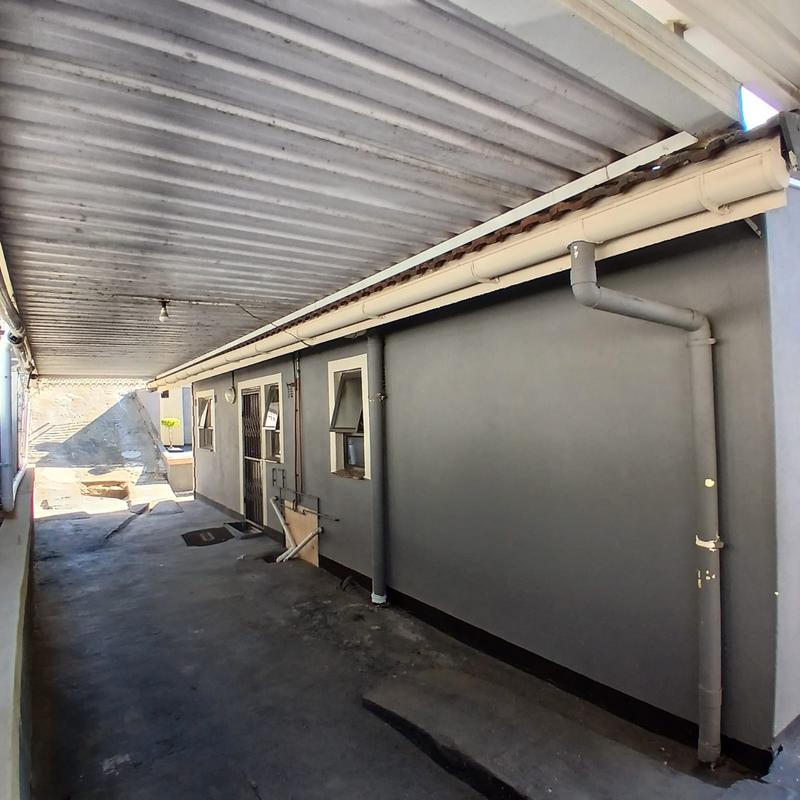 2 Bedroom Property for Sale in Umlazi KwaZulu-Natal