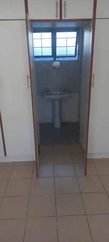 To Let 2 Bedroom Property for Rent in Pinetown KwaZulu-Natal