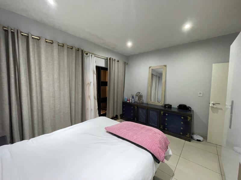 1 Bedroom Property for Sale in New Town Centre KwaZulu-Natal