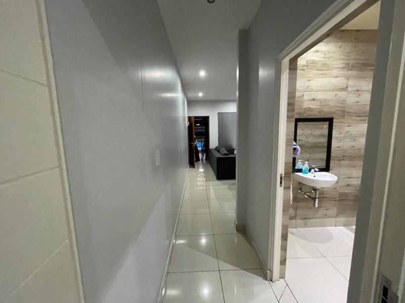 1 Bedroom Property for Sale in New Town Centre KwaZulu-Natal