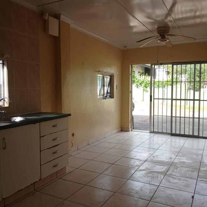 To Let 1 Bedroom Property for Rent in Yellowwood Park KwaZulu-Natal