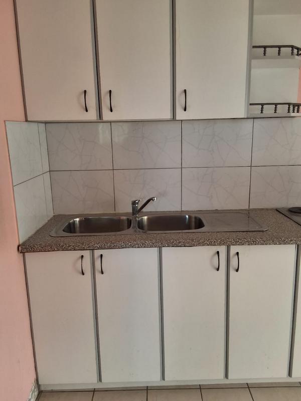 To Let 1 Bedroom Property for Rent in Escombe KwaZulu-Natal