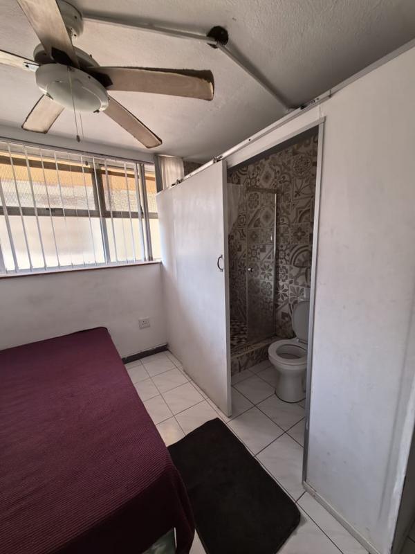 To Let 2 Bedroom Property for Rent in Amanzimtoti KwaZulu-Natal