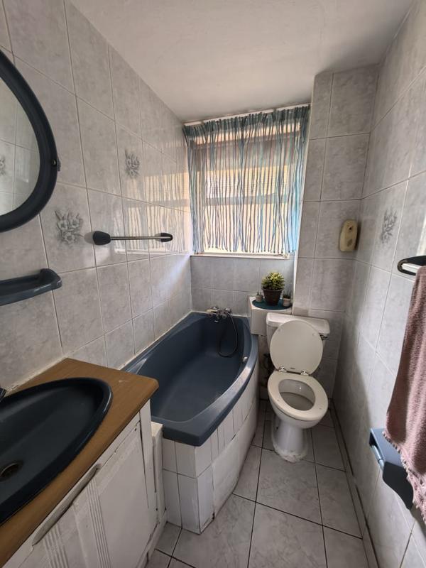 To Let 2 Bedroom Property for Rent in Amanzimtoti KwaZulu-Natal