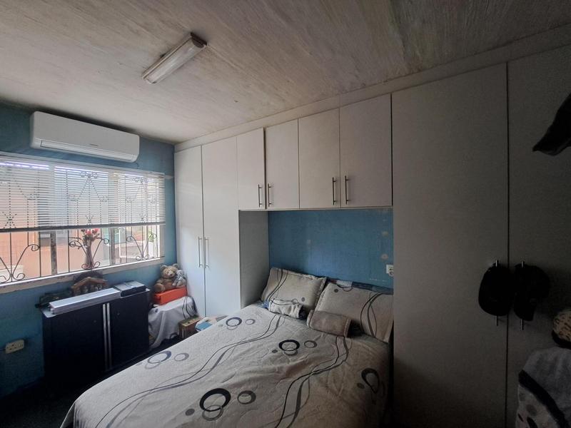 1 Bedroom Property for Sale in Palmview KwaZulu-Natal