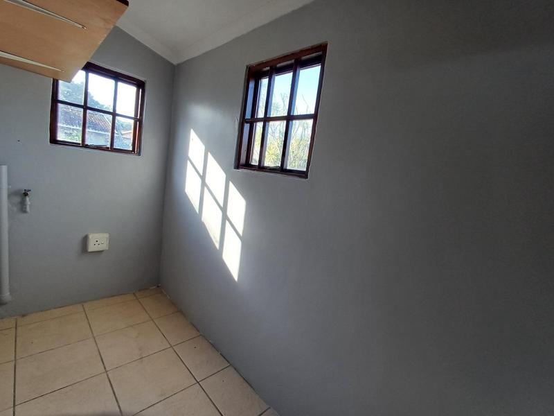 To Let 3 Bedroom Property for Rent in Athlone Park KwaZulu-Natal