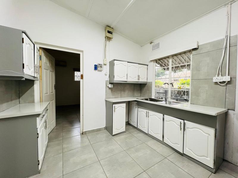 To Let 1 Bedroom Property for Rent in Pinetown KwaZulu-Natal