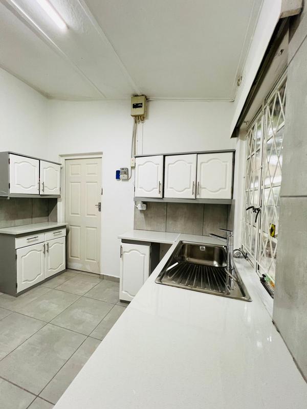To Let 1 Bedroom Property for Rent in Pinetown KwaZulu-Natal