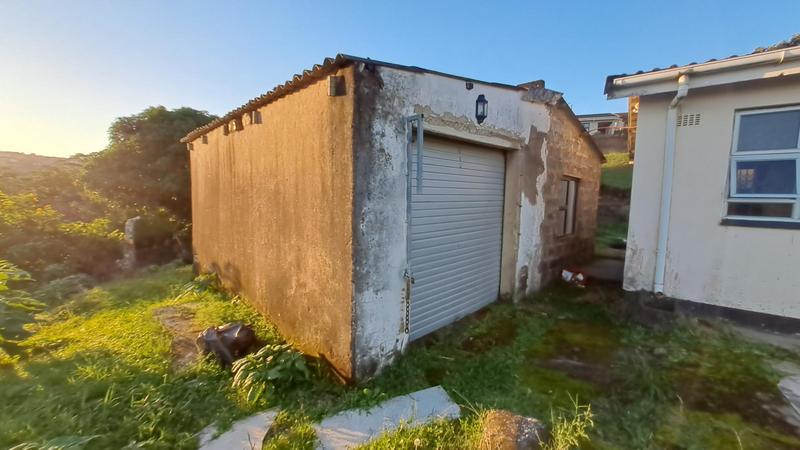 5 Bedroom Property for Sale in Umlazi KwaZulu-Natal