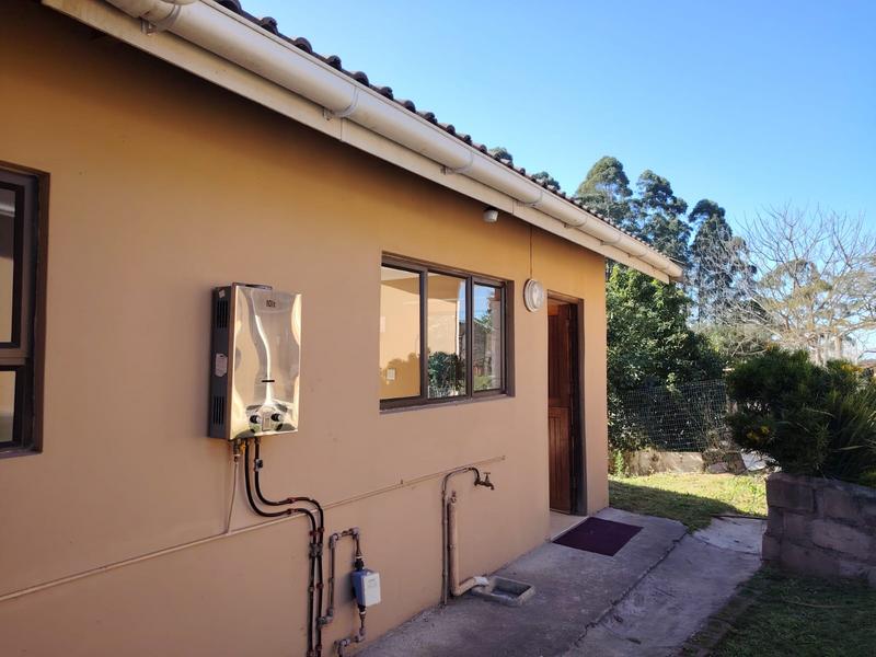 To Let 2 Bedroom Property for Rent in Crestholme KwaZulu-Natal