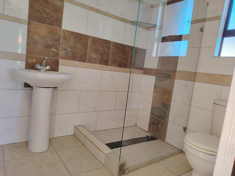 To Let 2 Bedroom Property for Rent in Crestholme KwaZulu-Natal