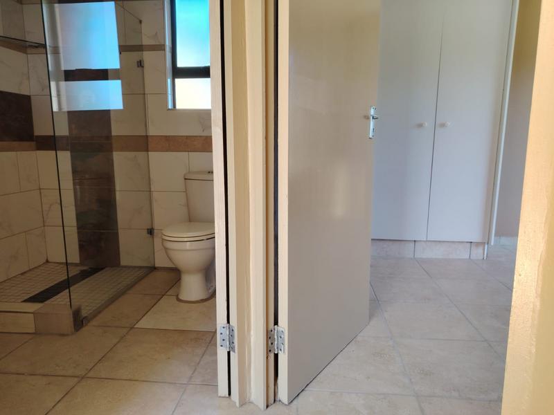 To Let 2 Bedroom Property for Rent in Crestholme KwaZulu-Natal