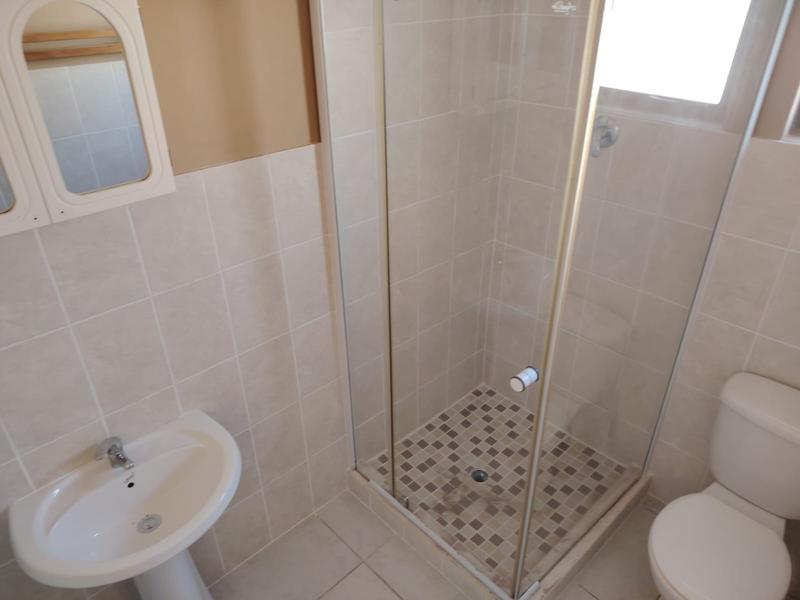 To Let 2 Bedroom Property for Rent in Crestholme KwaZulu-Natal