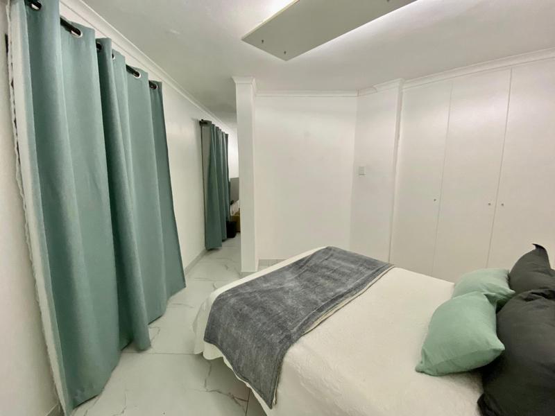 1 Bedroom Property for Sale in Umhlanga Rocks KwaZulu-Natal