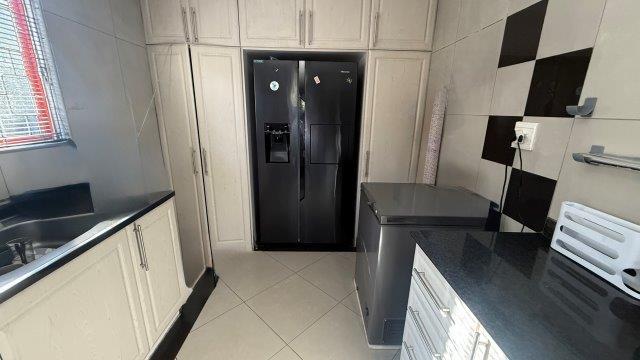 3 Bedroom Property for Sale in Silverglen KwaZulu-Natal