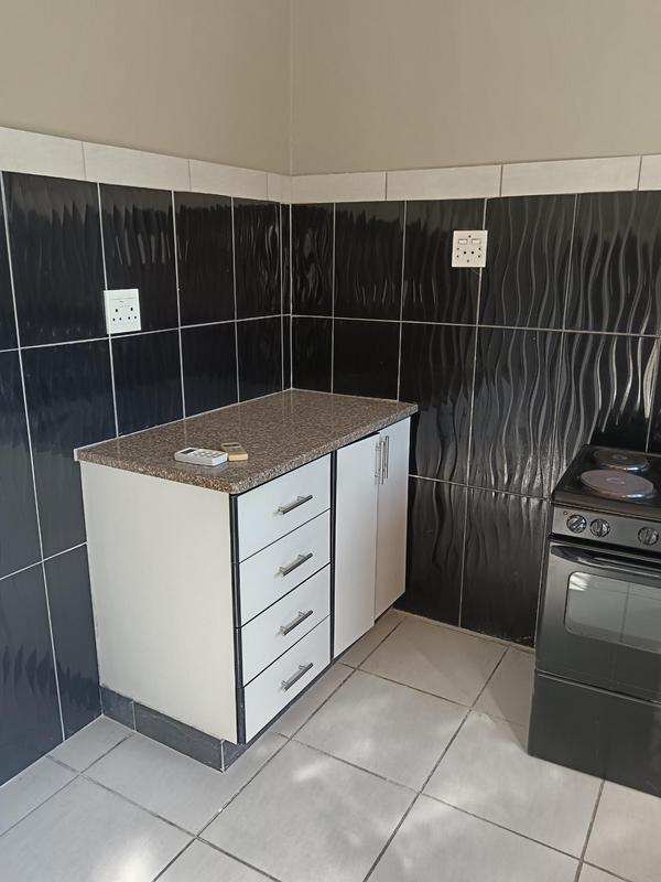 To Let 1 Bedroom Property for Rent in Newlands West KwaZulu-Natal