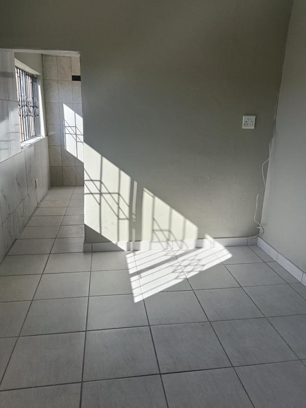 To Let 1 Bedroom Property for Rent in Newlands West KwaZulu-Natal