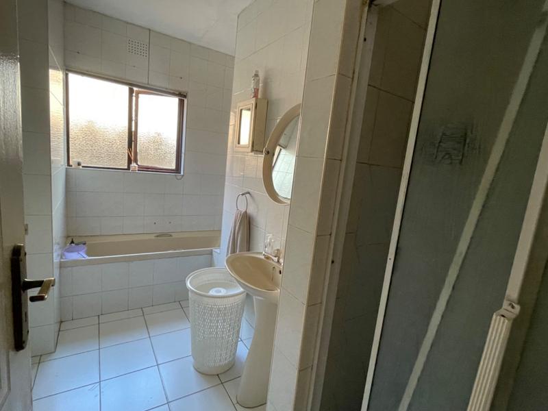 5 Bedroom Property for Sale in Herrwood Park KwaZulu-Natal