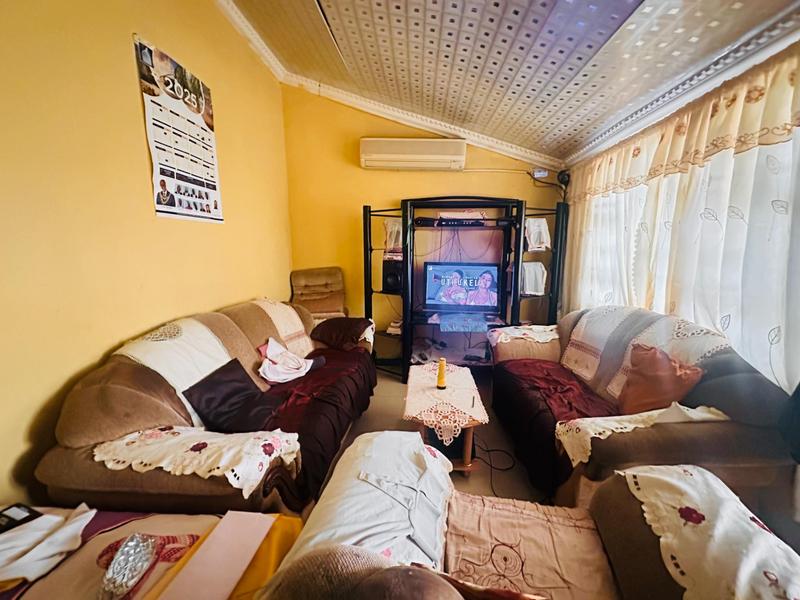 2 Bedroom Property for Sale in Umlazi KwaZulu-Natal