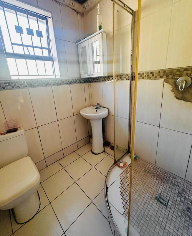 2 Bedroom Property for Sale in Umlazi KwaZulu-Natal
