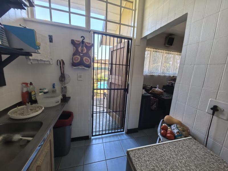 4 Bedroom Property for Sale in Amanzimtoti KwaZulu-Natal