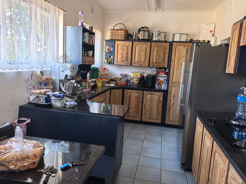 4 Bedroom Property for Sale in Amanzimtoti KwaZulu-Natal