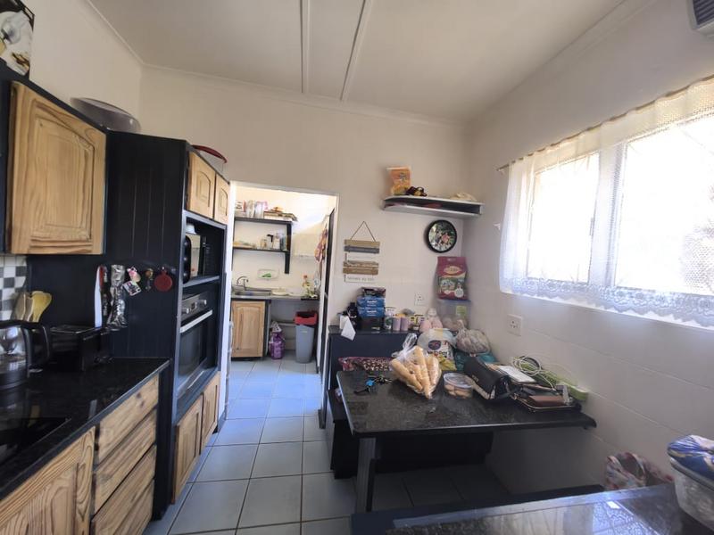 4 Bedroom Property for Sale in Amanzimtoti KwaZulu-Natal