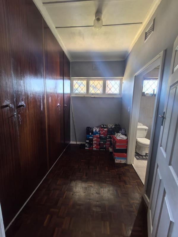4 Bedroom Property for Sale in Amanzimtoti KwaZulu-Natal