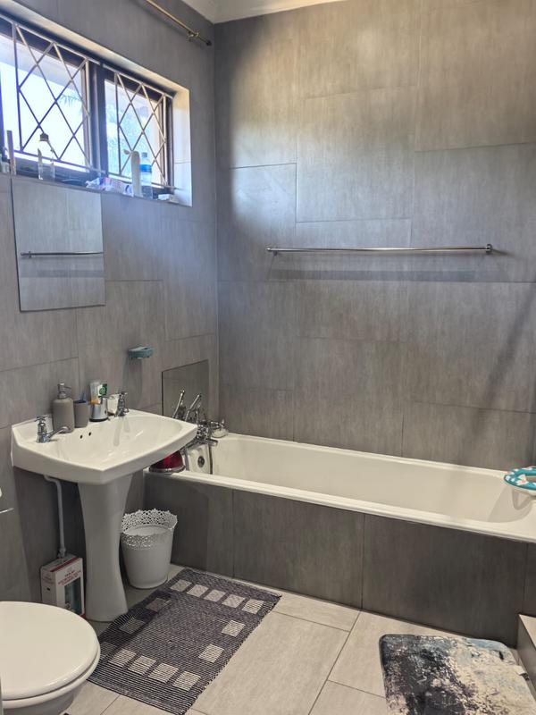 4 Bedroom Property for Sale in Amanzimtoti KwaZulu-Natal