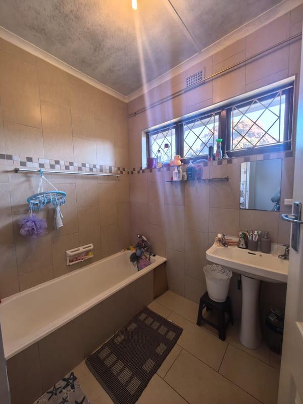 4 Bedroom Property for Sale in Amanzimtoti KwaZulu-Natal