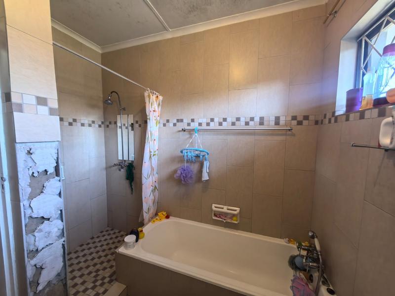 4 Bedroom Property for Sale in Amanzimtoti KwaZulu-Natal