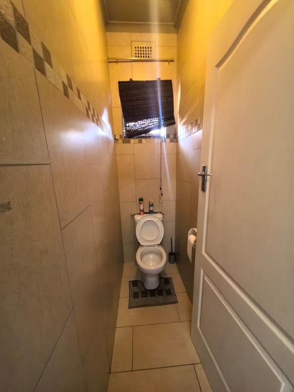 4 Bedroom Property for Sale in Amanzimtoti KwaZulu-Natal