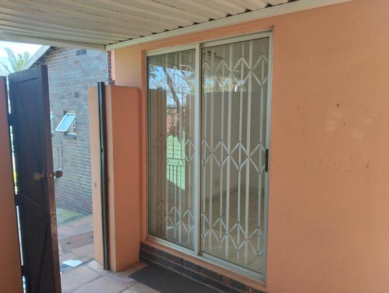 1 Bedroom Property for Sale in Bellair KwaZulu-Natal
