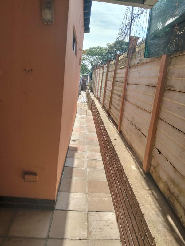 1 Bedroom Property for Sale in Bellair KwaZulu-Natal