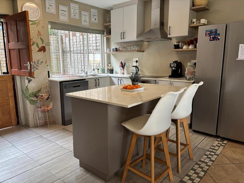 3 Bedroom Property for Sale in Amanzimtoti KwaZulu-Natal