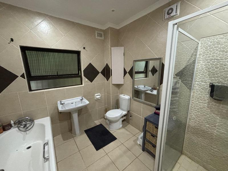 3 Bedroom Property for Sale in Amanzimtoti KwaZulu-Natal